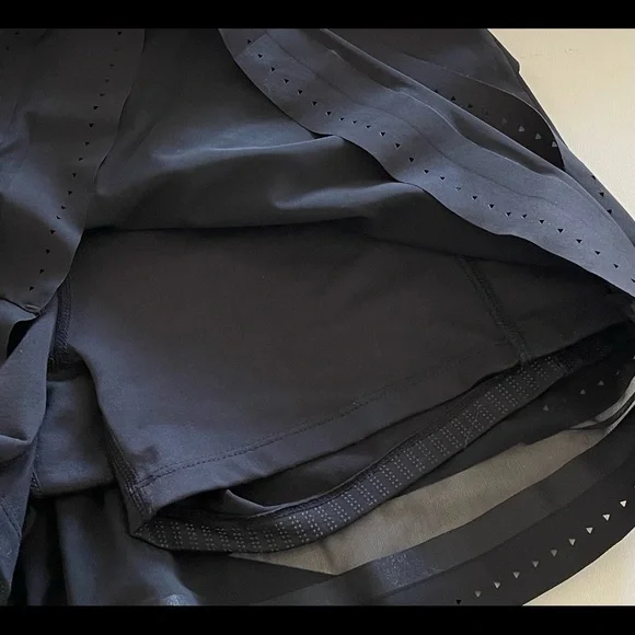 Athleta Women's Laser Run Black Lightweight Waterproof Tennis Activewear Skort M - Picture 6 of 9